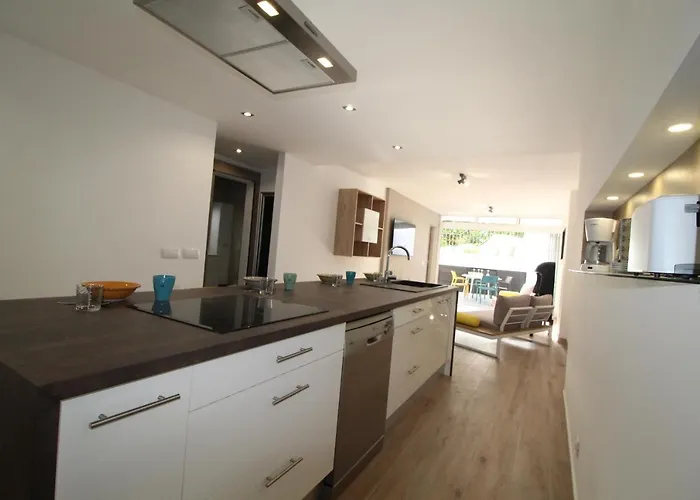 Zen 公寓 阿德耶